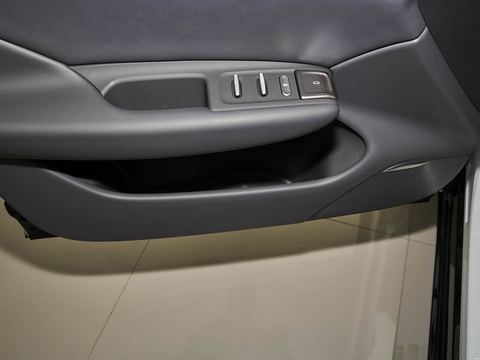Hongqi Hong Qi Tian Gong06 — China electric EV for export — photo 15