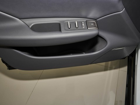 Hongqi Tian Gong 06 — China electric EV for export — photo 15