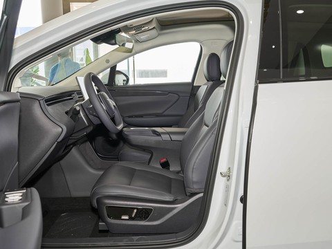 Hongqi Tian Gong 06 — China electric EV for export — photo 9