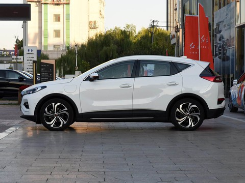 Hongqi E-HS3 — China electric EV for export — photo 4