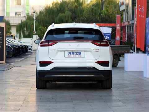 Hongqi E-HS3 — China electric EV for export — photo 6