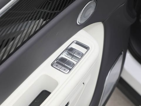 Hongqi Hong QiE-HS9 — China electric EV for export — photo 14