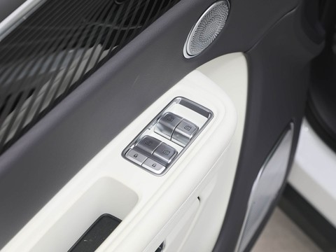 Hongqi E-HS9 — China electric EV for export — photo 14