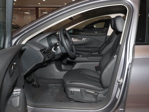 Hongqi E-QM5 — China electric EV for export — photo 9