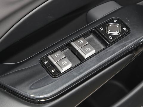 Hongqi Hong QiEH7 — China electric EV for export — photo 14