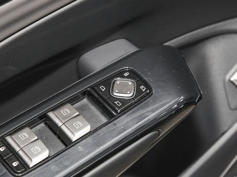 Hongqi Hong QiEH7 — China electric EV for export — photo 15