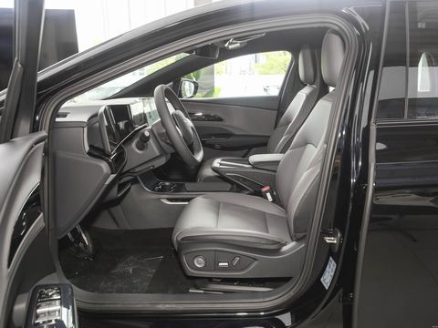 Hongqi Hong QiEH7 — China electric EV for export — photo 9