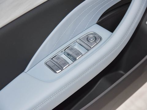 Hongqi Hong QiH5 PHEV — China electric EV for export — photo 15