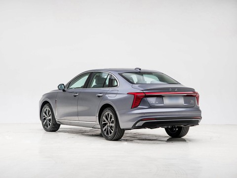 Hongqi H5 PHEV — China plug-in hybrid EV for export — photo 5
