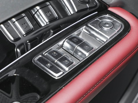 Hongqi HS3 PHEV — China plug-in hybrid EV for export — photo 13