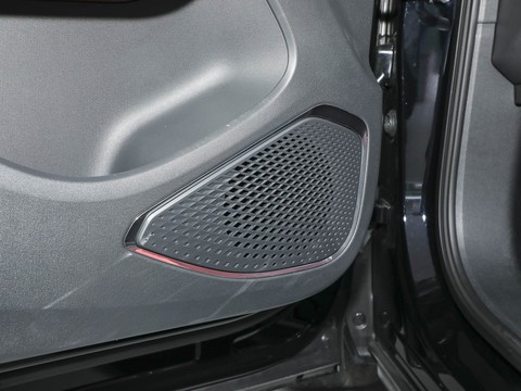 Hongqi HS3 PHEV — China plug-in hybrid EV for export — photo 16