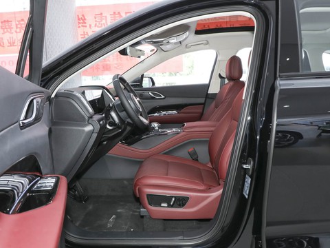 Hongqi HS3 PHEV — China plug-in hybrid EV for export — photo 9