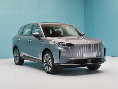 Hongqi HS6 PHEV — China plug-in hybrid EV for export — photo 3