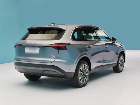 Hongqi HS6 PHEV — China plug-in hybrid EV for export — photo 7