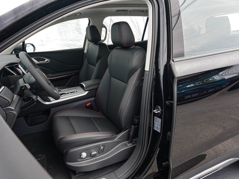 Hongqi HS7 PHEV — China plug-in hybrid EV for export — photo 10