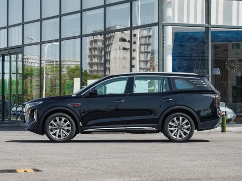 Hongqi HS7 PHEV — China plug-in hybrid EV for export — photo 4