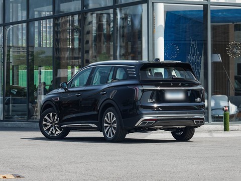 Hongqi HS7 PHEV — China plug-in hybrid EV for export — photo 5