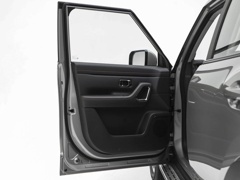 Jetour Freedom 7 Plus — China plug-in hybrid EV for export — photo 11
