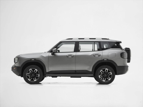 Jetour Freedom 7 Plus — China plug-in hybrid EV for export — photo 4