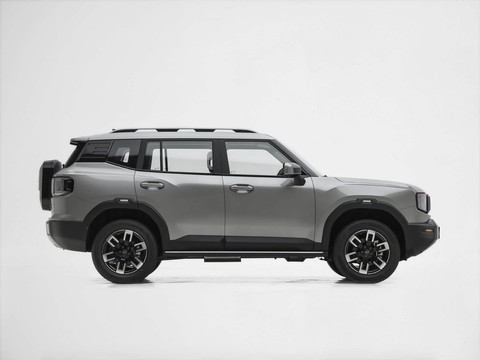Jetour Freedom 7 Plus — China plug-in hybrid EV for export — photo 8