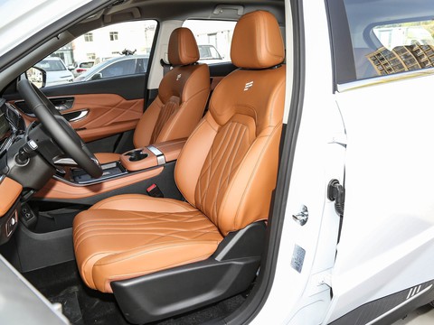 Jetour X70 C-DM — China plug-in hybrid EV for export — photo 10