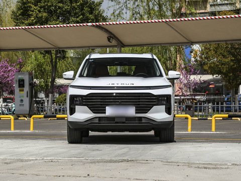 Jetour X70 C-DM — China plug-in hybrid EV for export — photo 2