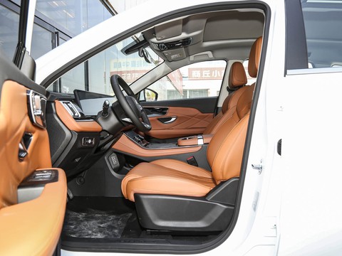 Jetour X70 C-DM — China plug-in hybrid EV for export — photo 9