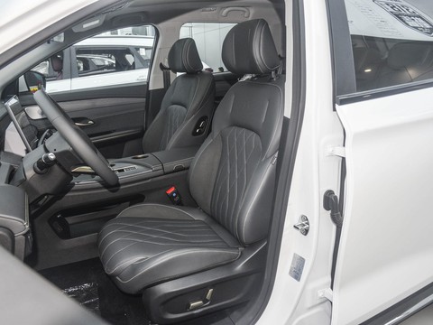 Jetour X90 C-DM — China plug-in hybrid EV for export — photo 10