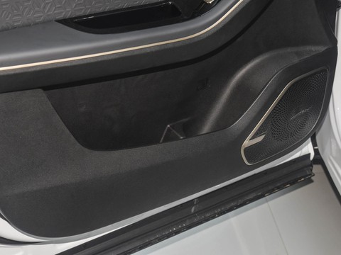 Jetour X90 C-DM — China plug-in hybrid EV for export — photo 16