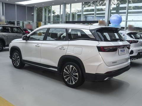 Jetour X90 C-DM — China plug-in hybrid EV for export — photo 4