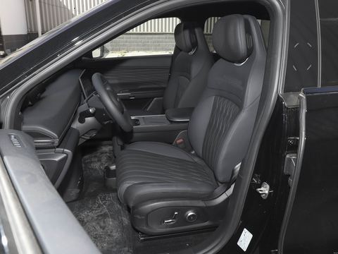 Jetour Xing JiYuan ET — China electric EV for export — photo 10