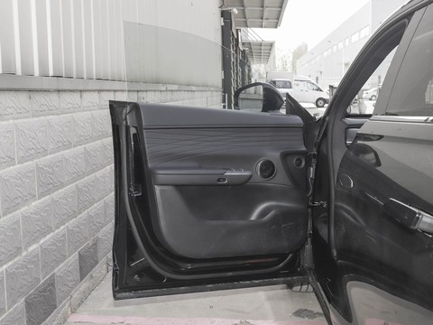Exeed Sterra ET — China electric EV for export — photo 11