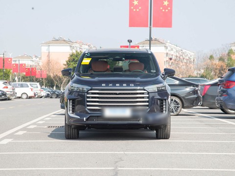 Exeed Lanyue C-DM — China plug-in hybrid EV for export — photo 2