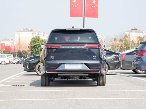Exeed Lanyue C-DM — China plug-in hybrid EV for export — photo 6