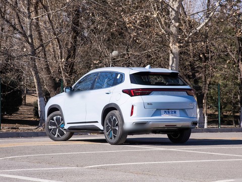 Exeed Zhuifeng C-DM — China plug-in hybrid EV for export — photo 5