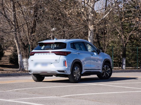 Exeed Zhuifeng C-DM — China plug-in hybrid EV for export — photo 7