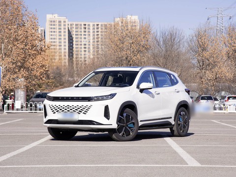 Exeed Zhuifeng C-DM — China plug-in hybrid EV for export — photo 8