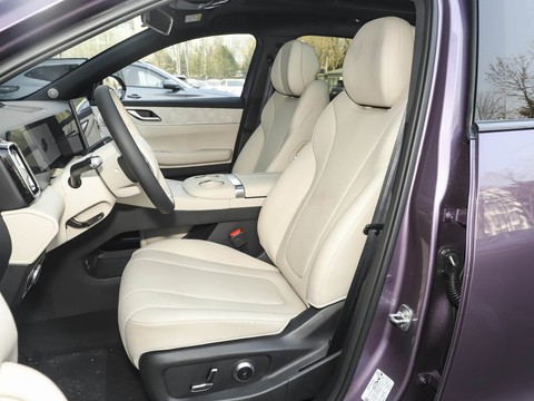 Exeed ET5 — China range-extender EV for export — photo 10