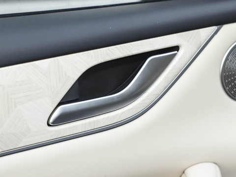 Exeed ET5 — China range-extender EV for export — photo 13