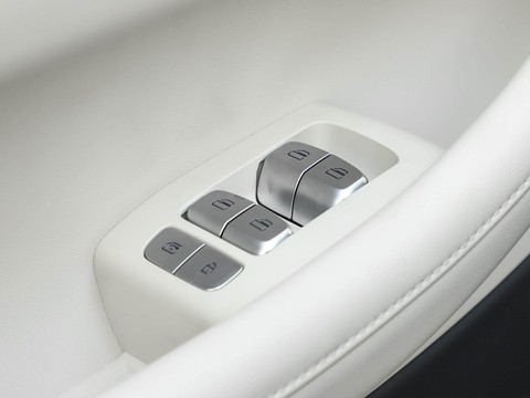 Exeed ET5 — China range-extender EV for export — photo 14