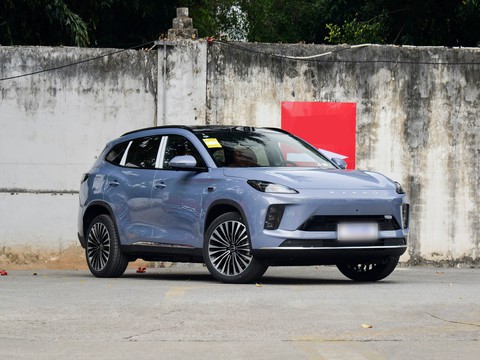 Exeed ET5 — China range-extender EV for export — photo 2