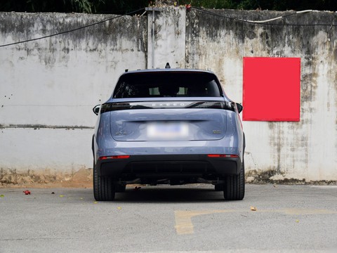 Exeed ET5 — China range-extender EV for export — photo 5