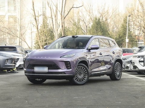 Exeed ET5 — China range-extender EV for export — photo 8