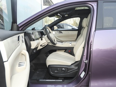 Exeed ET5 — China range-extender EV for export — photo 9