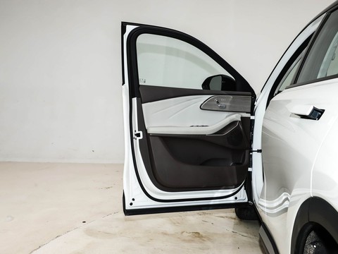 Exeed Yaoguang C-DM — China plug-in hybrid EV for export — photo 11