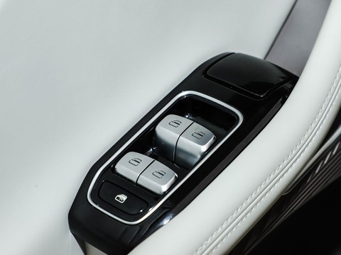 Exeed Yaoguang C-DM — China plug-in hybrid EV for export — photo 14