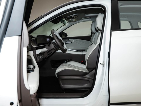 Exeed Yaoguang C-DM — China plug-in hybrid EV for export — photo 9