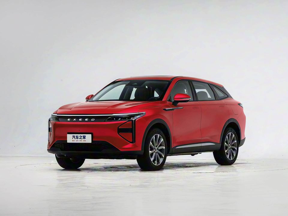 Exeed Yaoguang C-DM — China plug-in hybrid EV for export