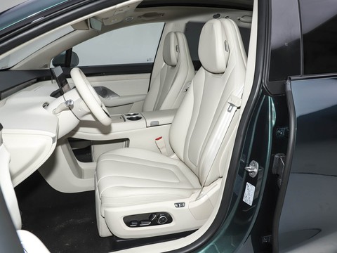 Luxeed R7 — China electric EV for export — photo 10
