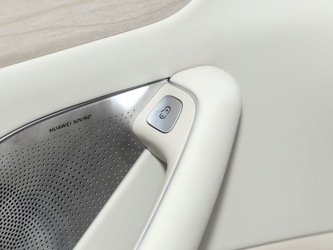 Luxeed R7 — China electric EV for export — photo 13